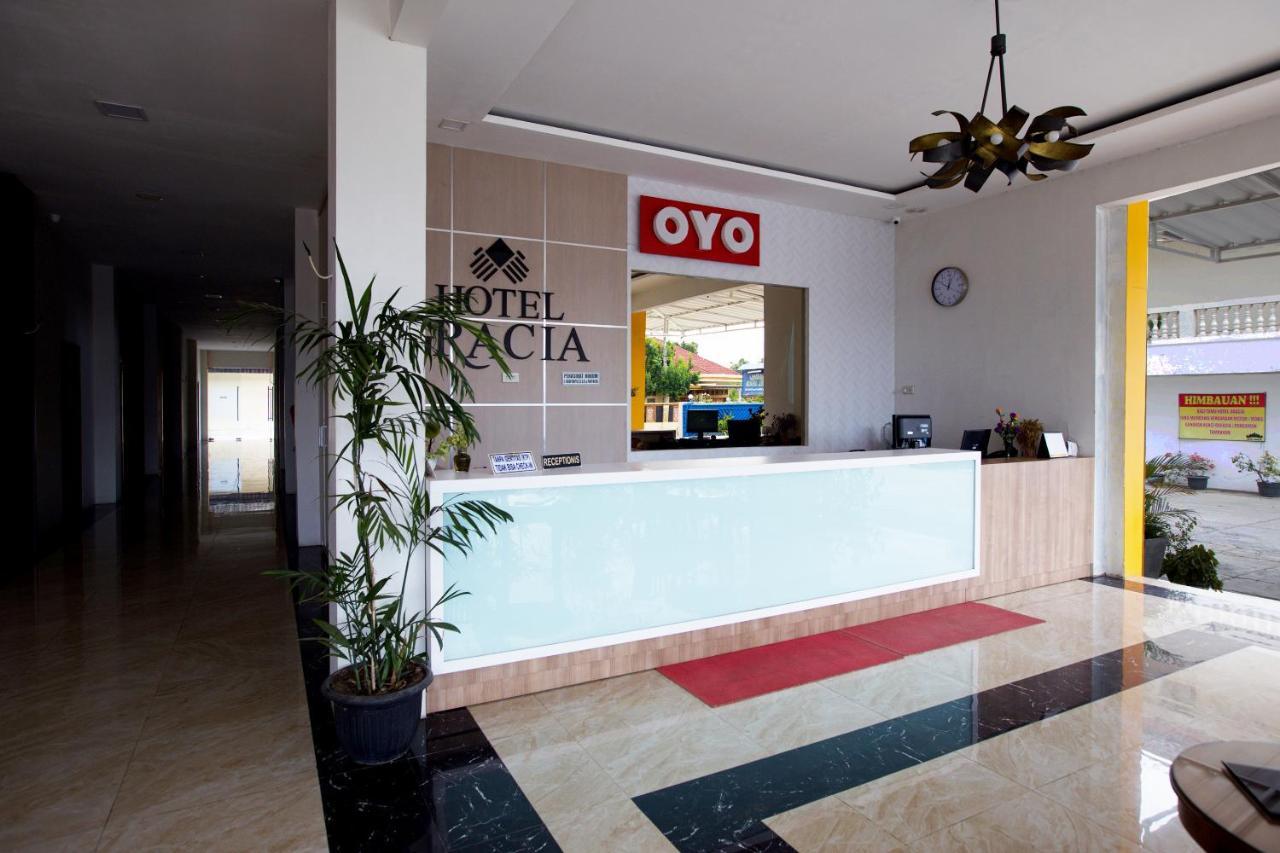 Oyo 3207 Hotel Gracia Бандар-Лампунг Екстер'єр фото
