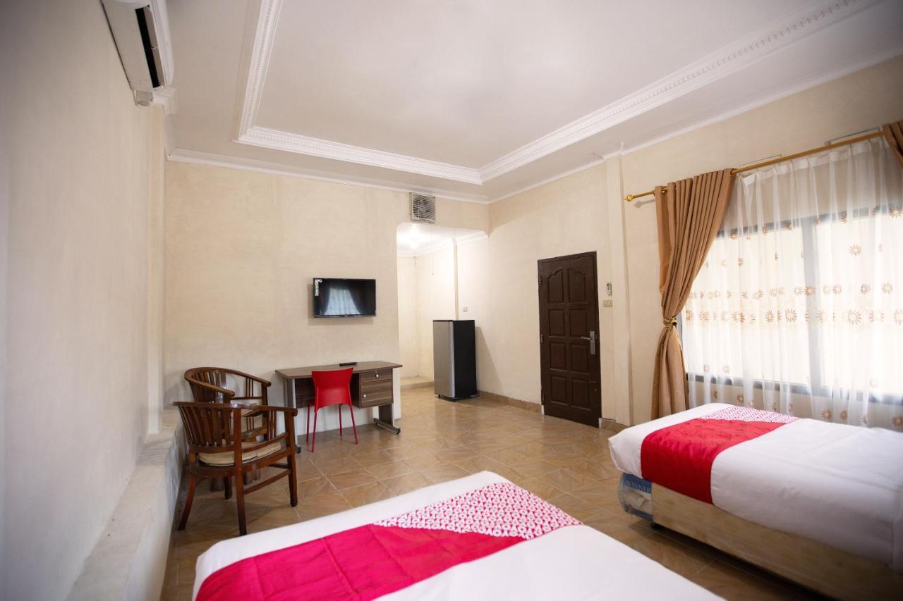 Oyo 3207 Hotel Gracia Бандар-Лампунг Екстер'єр фото
