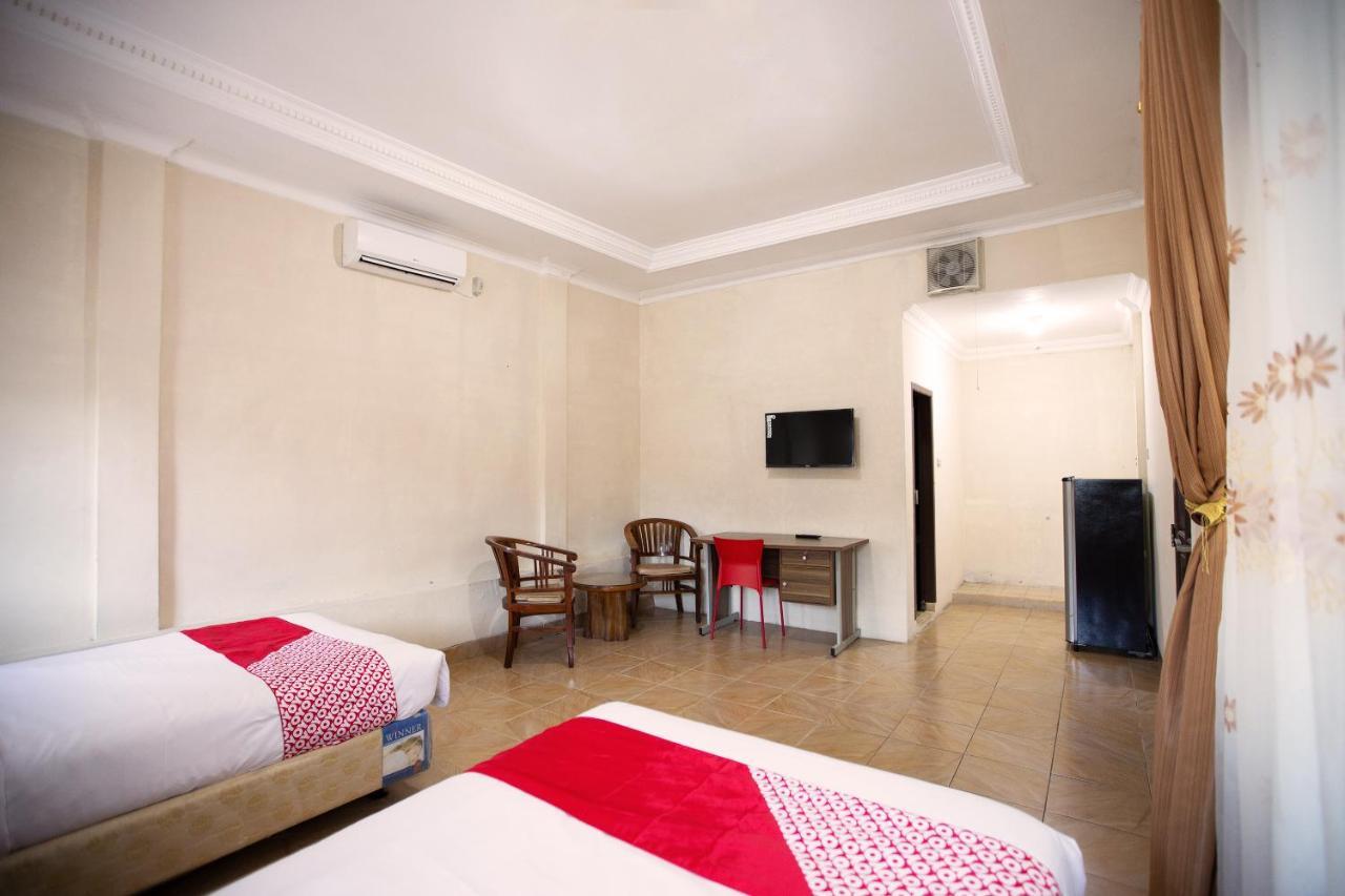 Oyo 3207 Hotel Gracia Бандар-Лампунг Екстер'єр фото
